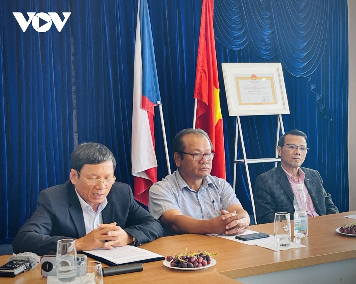 kieu bao kien nghi sua doi chinh sach phap luat ve nguoi viet nam o nuoc ngoai hinh anh 2