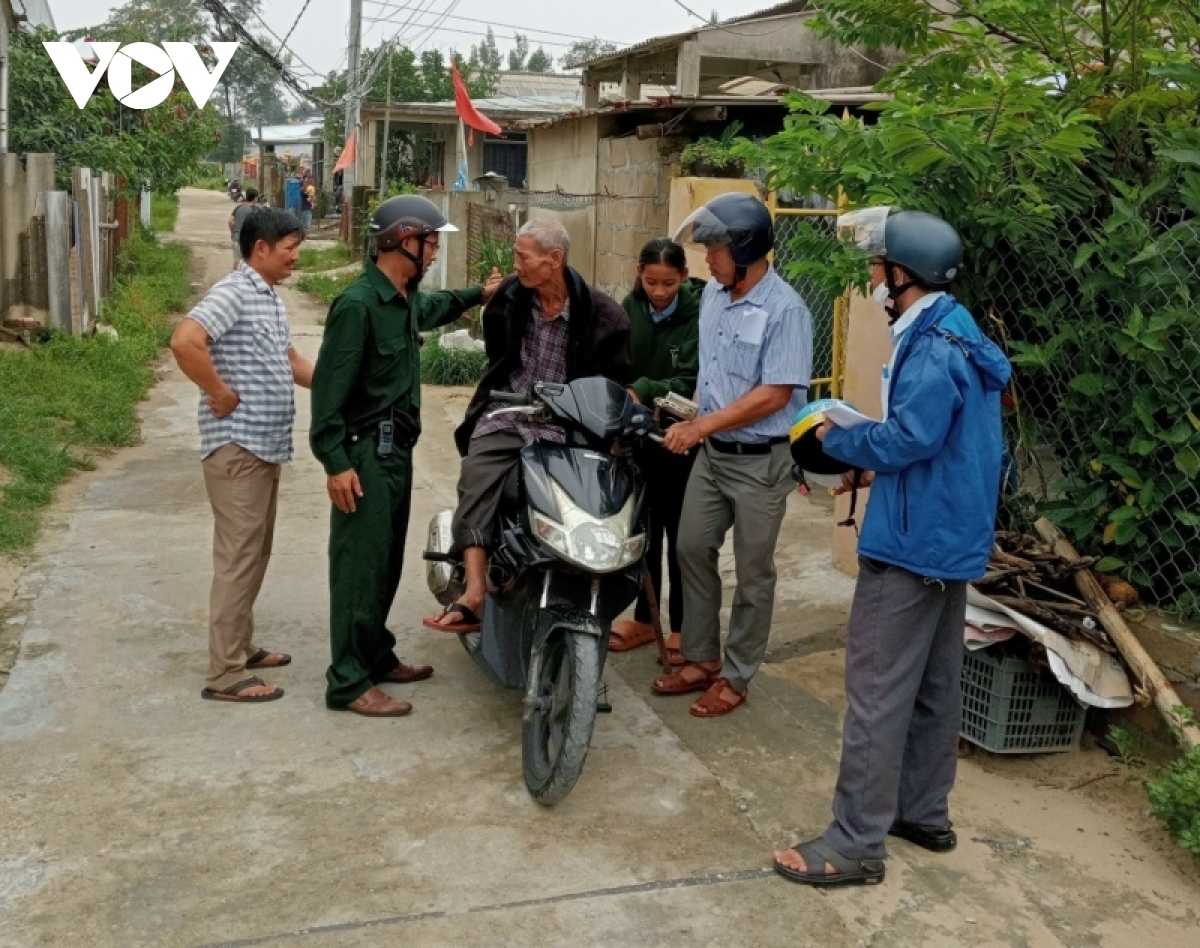 hinh anh nguoi dan thua thien hue hoi ha di doi tranh bao so 4 hinh anh 2