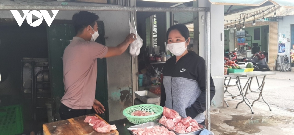 chi khoang 10 nguoi chan nuoi o Dong nai tai dan heo chuan bi cho tet hinh anh 2