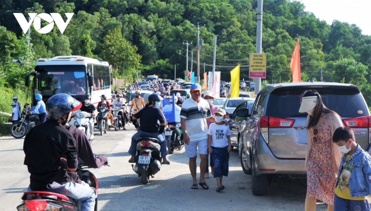 trai nghiem le hoi khinh khi cau lan dau tien duoc to chuc tai tay nam bo hinh anh 1