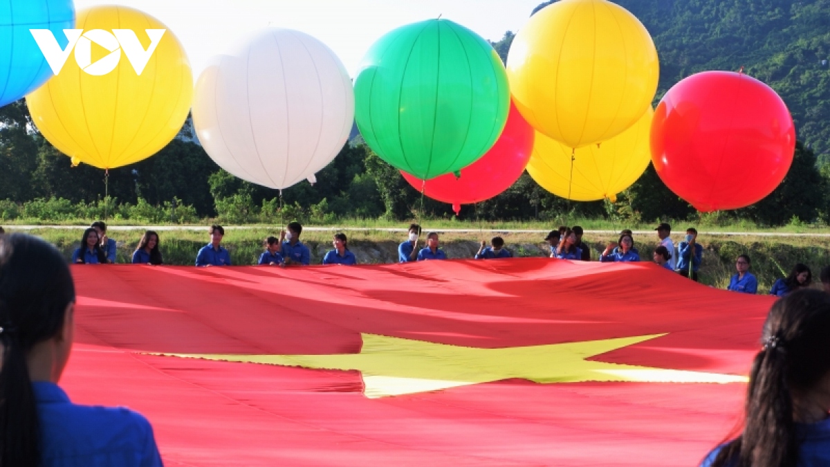 trai nghiem le hoi khinh khi cau lan dau tien duoc to chuc tai tay nam bo hinh anh 4