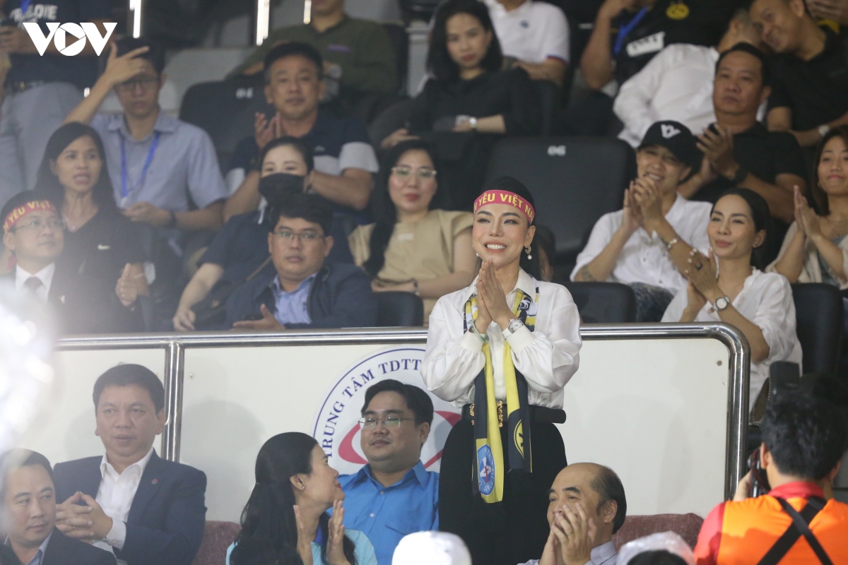 khong khi cuong nhiet cua tran dau ngoi sao viet nam gap huyen thoai dortmund hinh anh 6