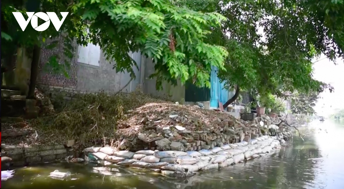 Xây dựng nhà trên đất công, vi phạm hành lang công trình thủy lợi Bắc Hưng Hải