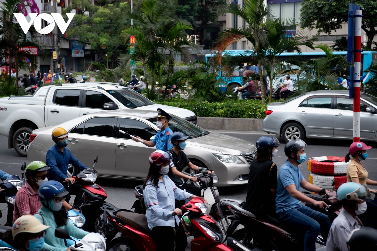 giao thong ha noi un tac trong ngay dau tien di lam sau ky nghi le 2 9 hinh anh 20