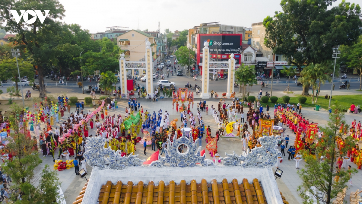 ron rang, dac sac quang dien lan - su - rong va ruoc den trung thu nam 2022 hinh anh 4