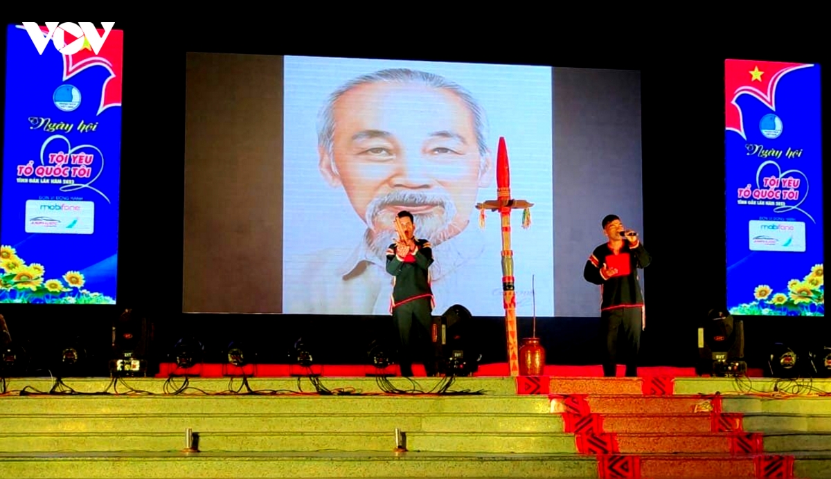 Dak lak dau an vung mien khi thanh nien hat dan ca va dien tau nhac cu dan toc hinh anh 4