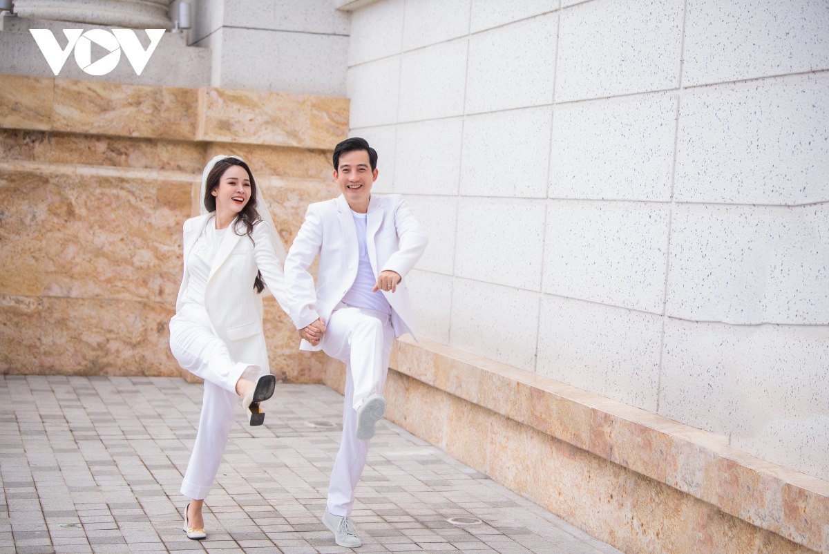  phu ba diem huong cua gara hanh phuc hanh phuc ben chong ngoai doi hinh anh 6