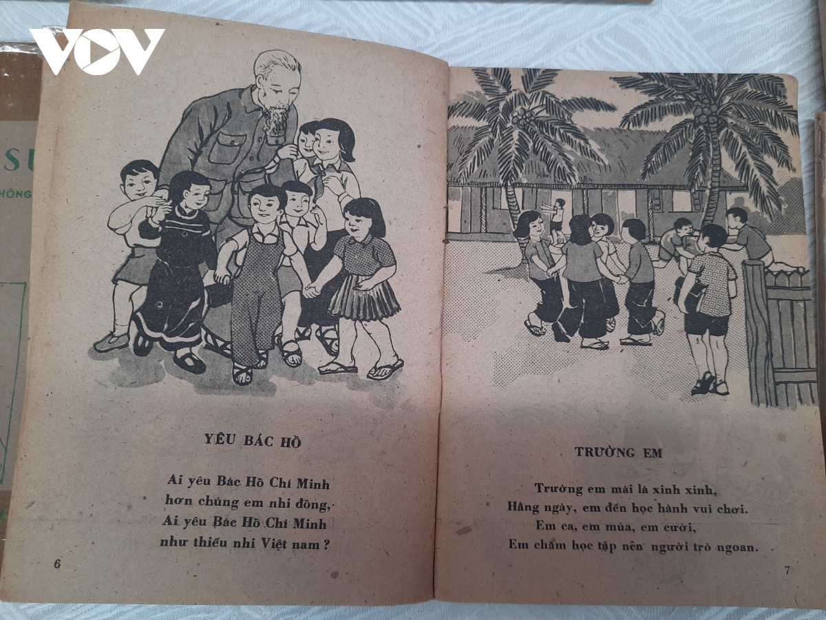 Sách giáo khoa Việt Nam qua các thời kỳ