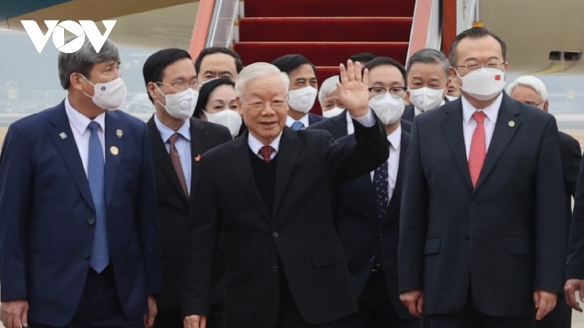Party chief arrives in Beijing, beginning China visit