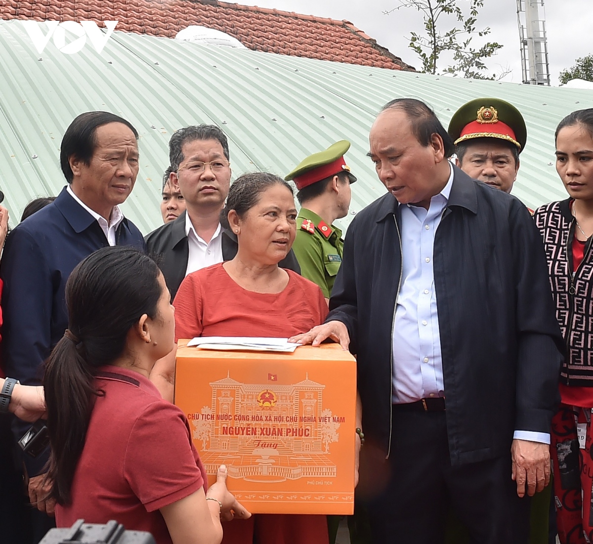 chu tich nuoc kiem tra cong tac khac phuc thiet hai do mua lu tai Da nang hinh anh 1