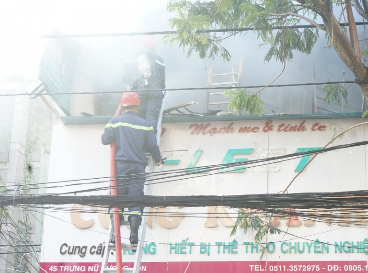 khong che dam chay o cua hang ban do the thao tai Da nang hinh anh 1