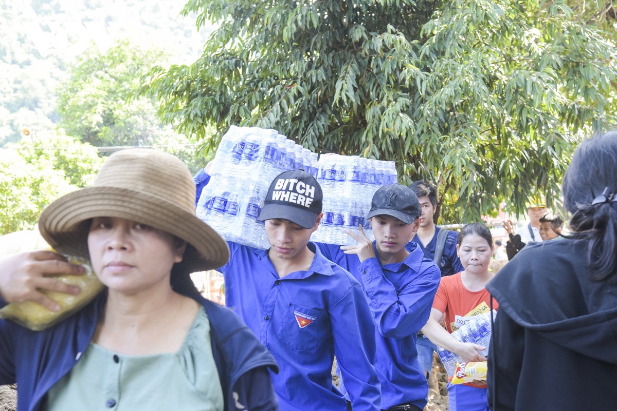 ban lang tan hoang sau tran lu quet kinh hoang o ky son, nghe an hinh anh 9