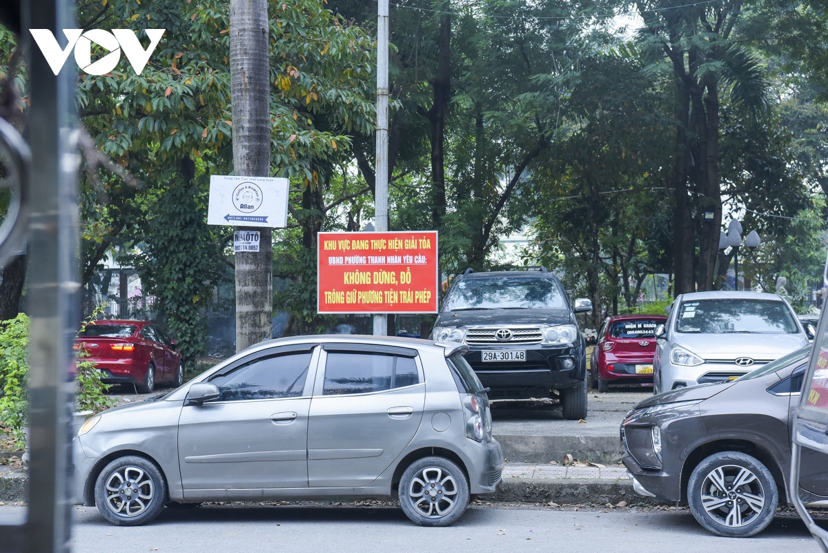 cong vien tuoi tre ha noi bi hang quan dua nhau xe thit hinh anh 13