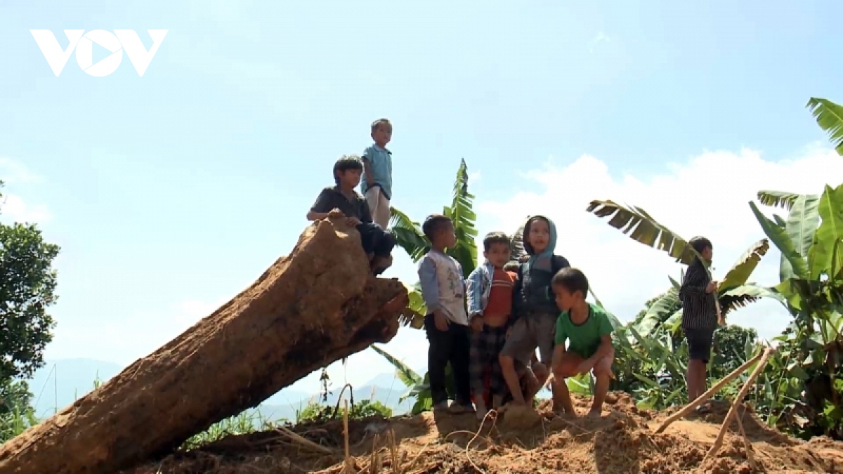 nham nho cac tuyen duong tai mien nui quang nam sau thien tai hinh anh 7