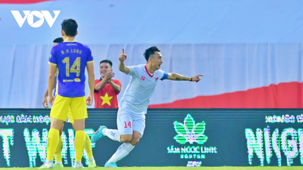 nhung cau thu bi treo gio vong 22 v-league 2022 hai phong meo mat hinh anh 1