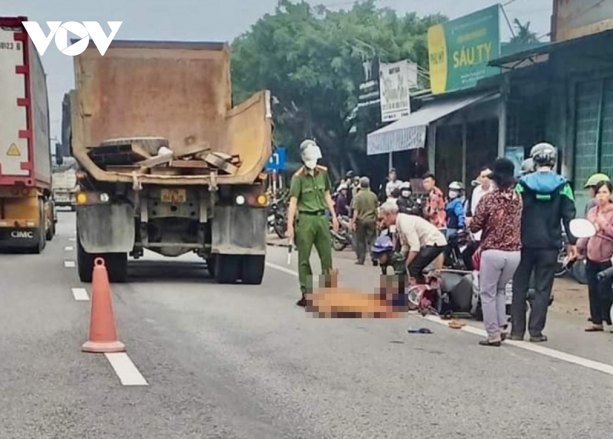 thua thien hue va cham voi o to tai, nguoi phu nu tu vong tai cho hinh anh 1