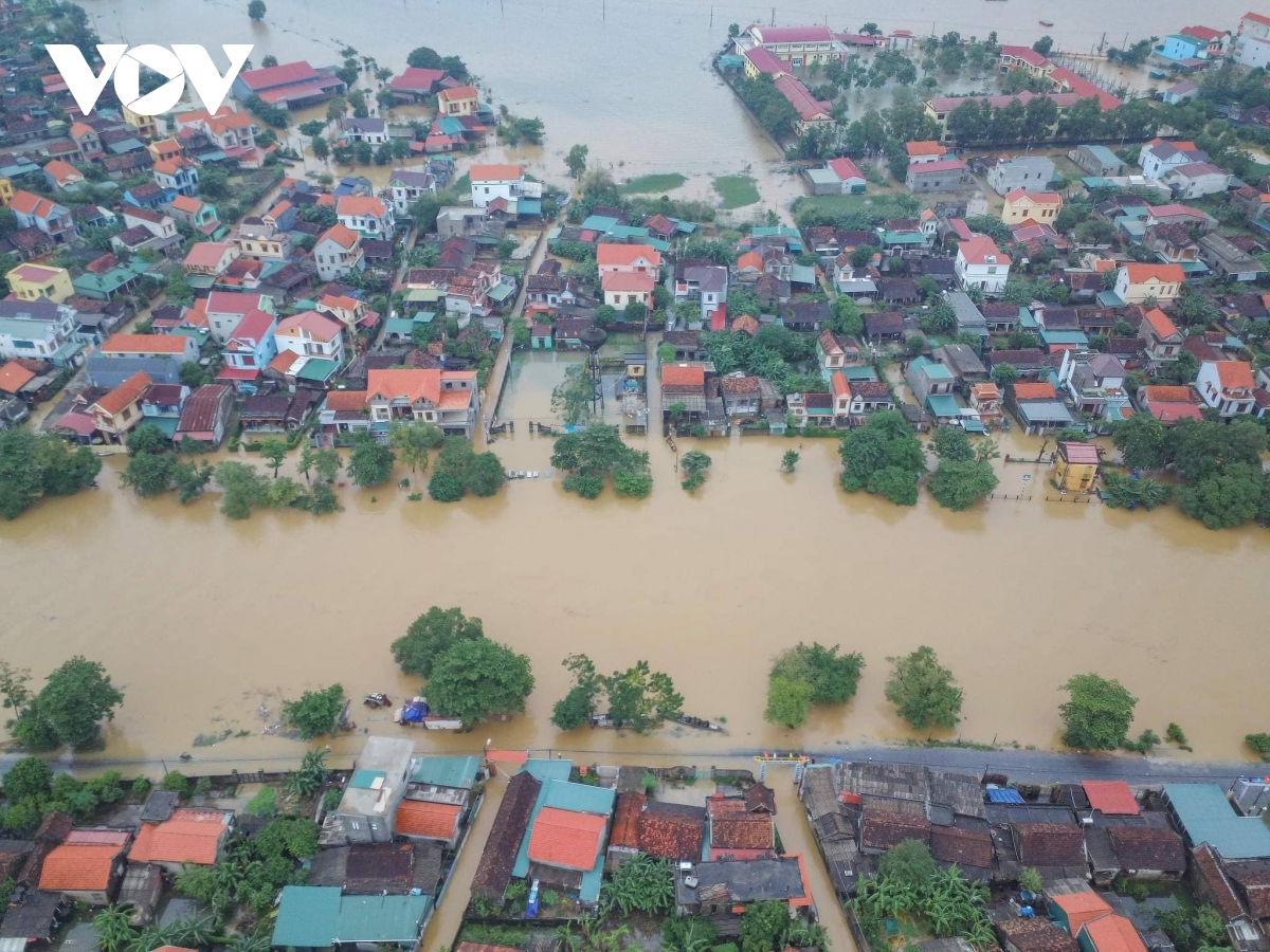Nước sông Kiến Giang lên nhanh gây ngập lụt nhiều nơi ở Lệ Thủy