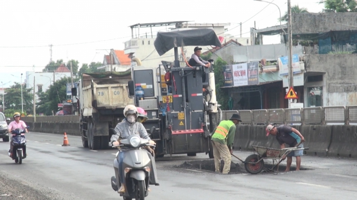 khan truong va sua quoc lo 1a qua tinh phu yen hinh anh 2