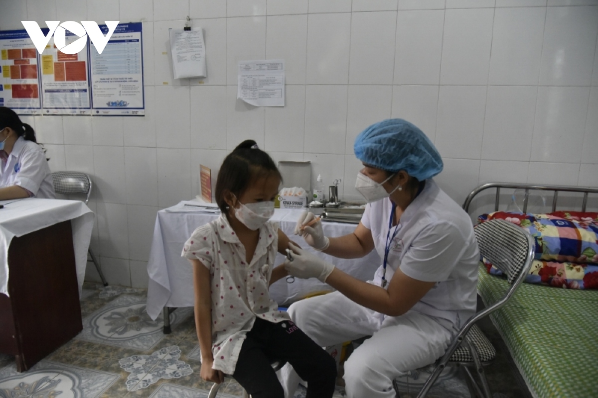 Bắc Kạn tạm dừng tiêm chủng do thiếu vaccine Covid