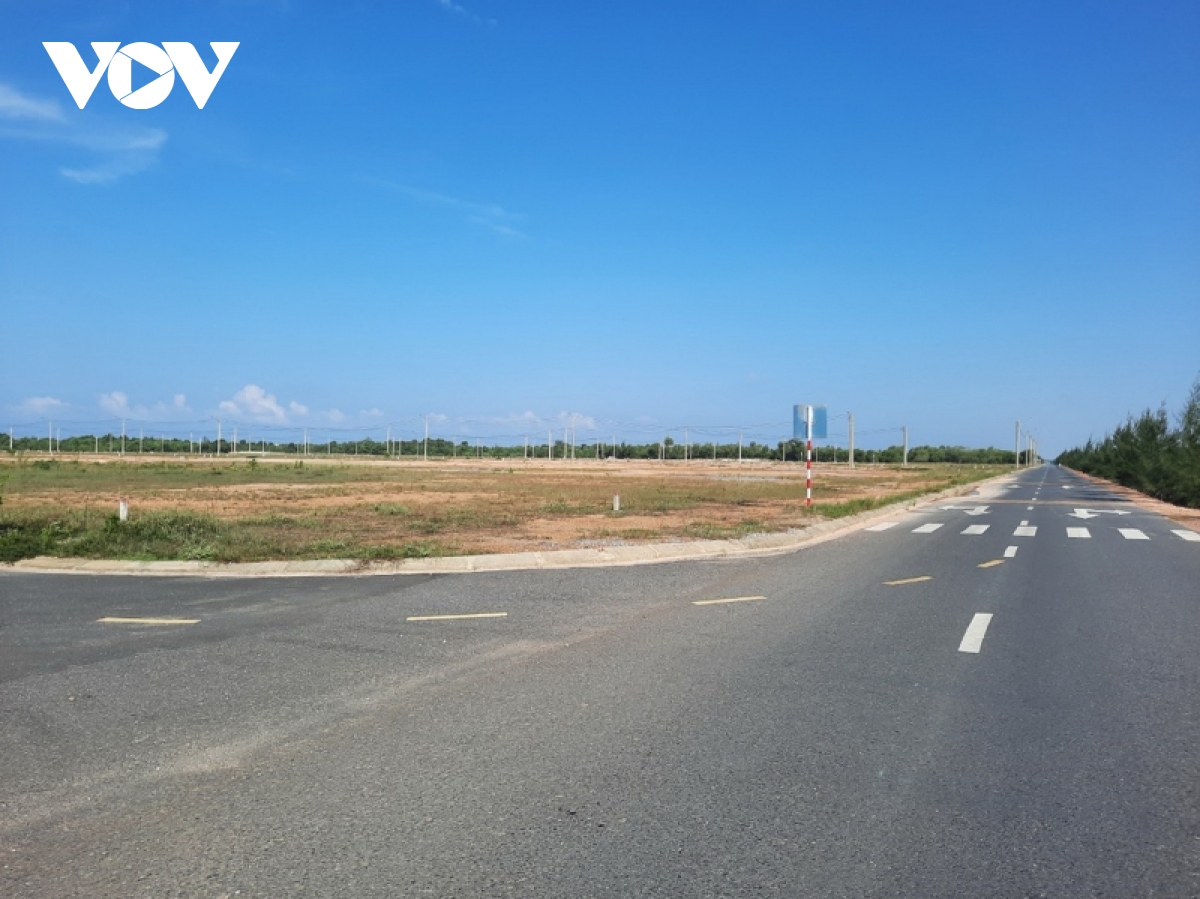 quảng trị huỷ kết quả trúng đấu giá hàng chục lô đất do bỏ cọc hình ảnh 2 quang tri huy ket qua trung dau gia hang chuc lo dat do bo coc hinh anh 2