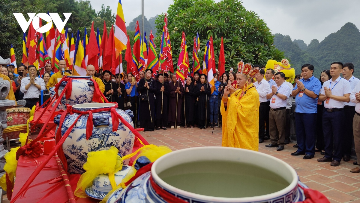 hang ngan nguoi no nuc ve du le hoi thac ban gioc - cao bang hinh anh 3