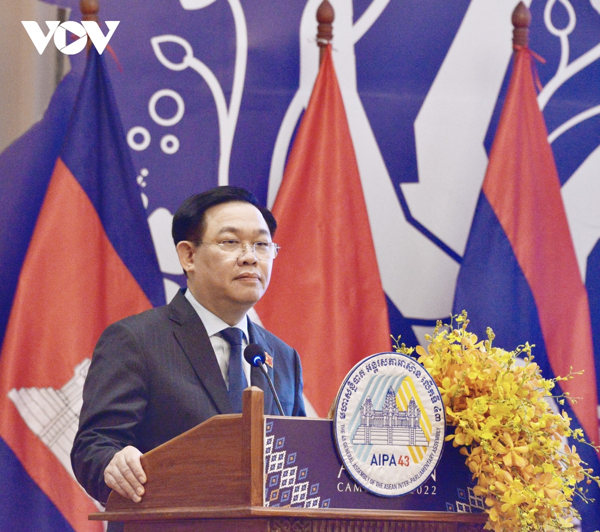 Chủ tịch Quốc hội: Tinh thần đoàn kết giúp con thuyền ASEAN vượt ...