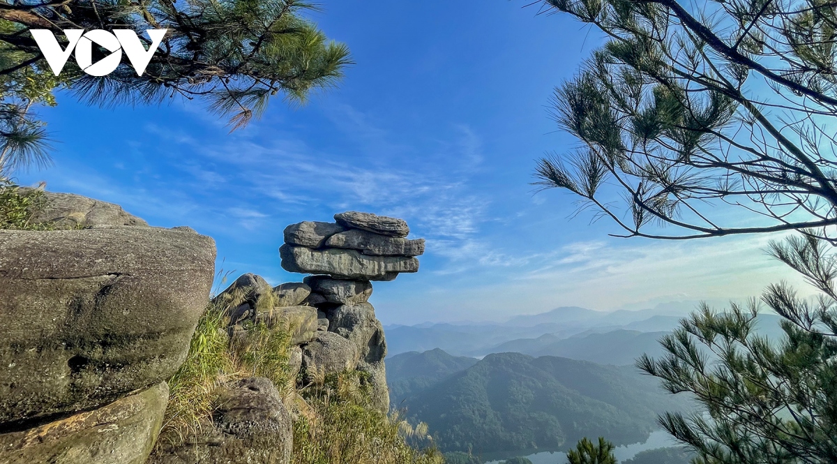 chiem nguong ky quan da chong o quang ninh hinh anh 2