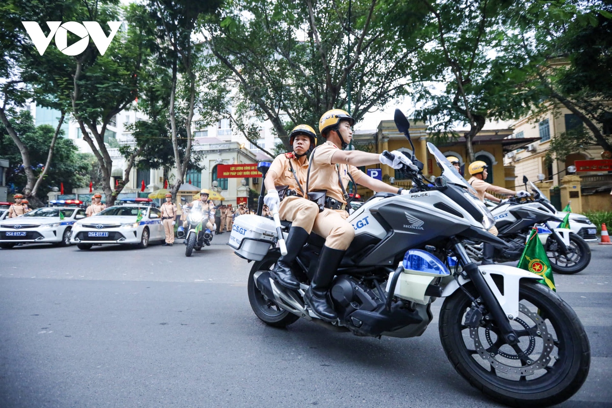 cong an tp. ha noi ra quan bao dam trat tu, an toan giao thong dip tet 2023 hinh anh 4