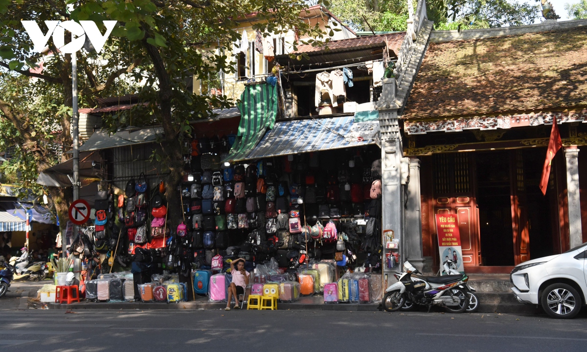 canh nhech nhac xung quanh di tich quoc gia den ba kieu hinh anh 7