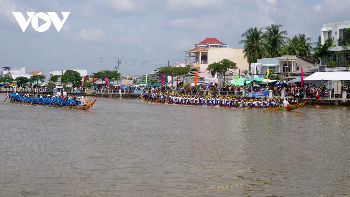 khai mac giai dua ghe ngo mo rong mung le hoi ok om bok 2022 hinh anh 4