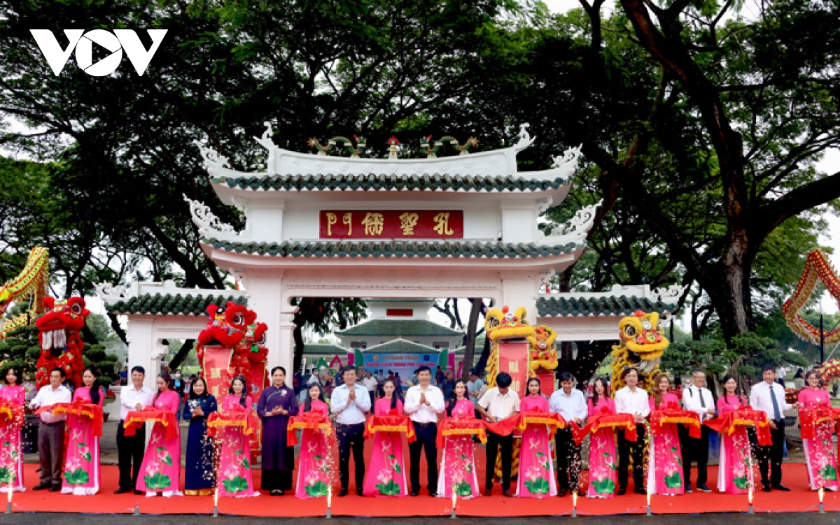 Đồng Tháp khánh thành đường sách đầu tiên ở ĐBSCL