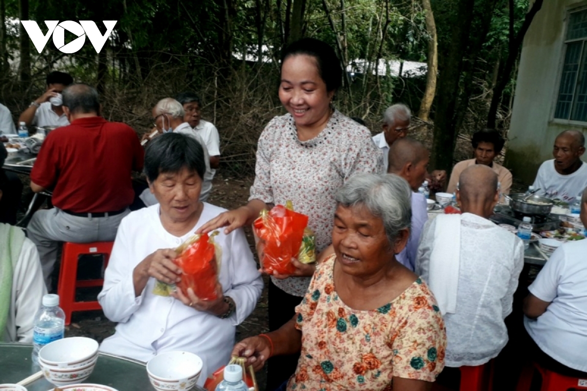 kim thi le - nguoi can bo mat tran het long vi cong viec, vi dan hinh anh 5