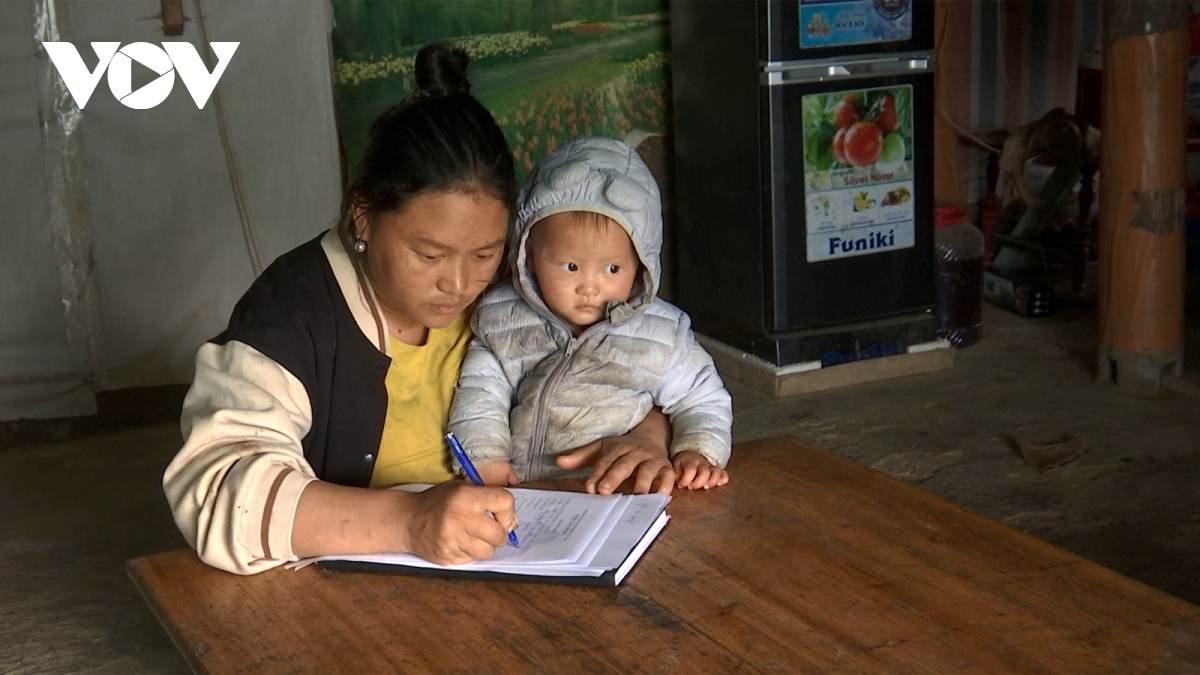 nhieu dong bao vung cao lao cai viet don xin ra khoi ho ngheo hinh anh 2