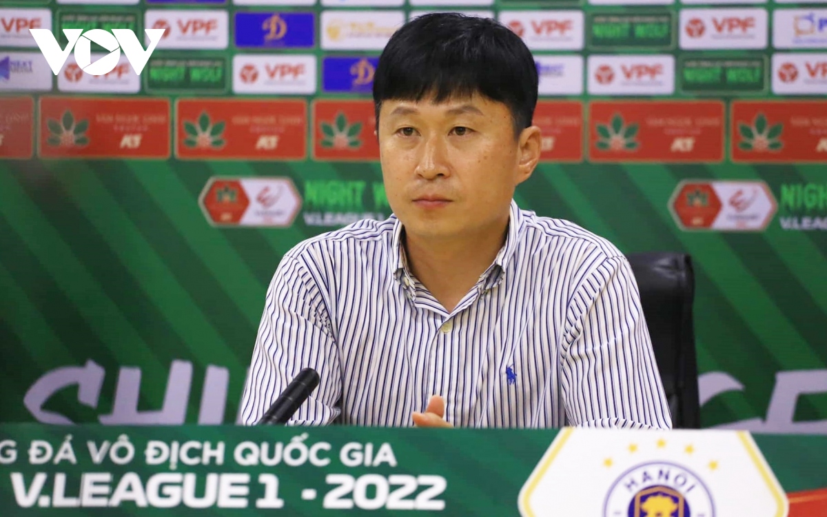 hlv chun jae ho noi gi khi ha noi fc tien sat chuc vo dich v-league 2022 hinh anh 1