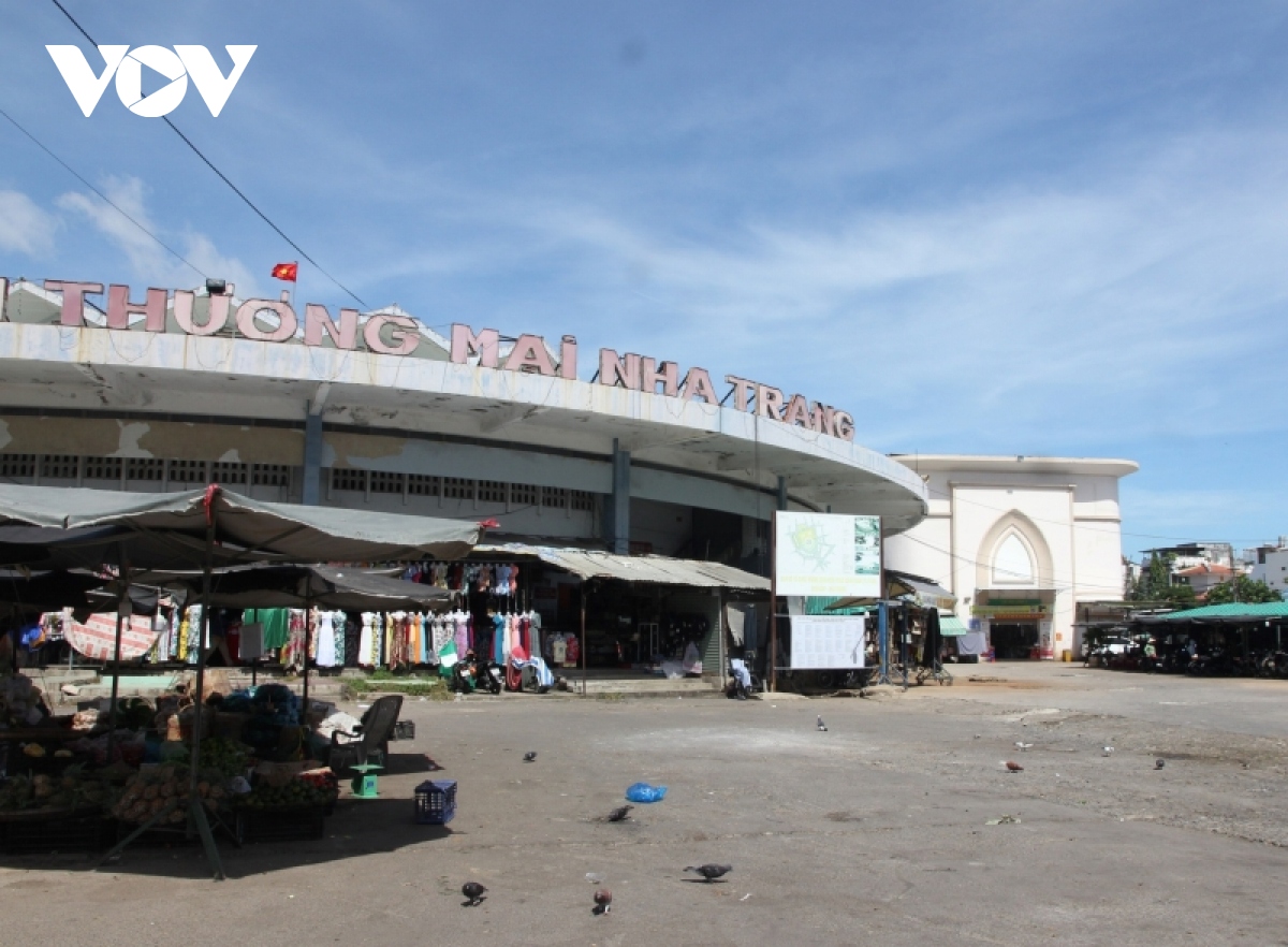 Tiểu thương chợ Đầm mới Khánh Hòa phàn nàn về công năng sử dụng