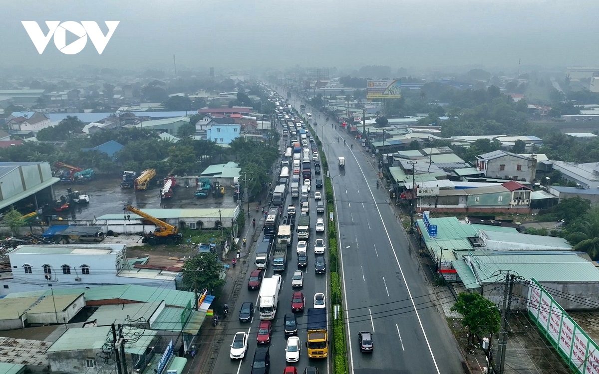 phat trien cang bien o ba ria - vung tau phai hai hoa voi giao thong va do thi hinh anh 1