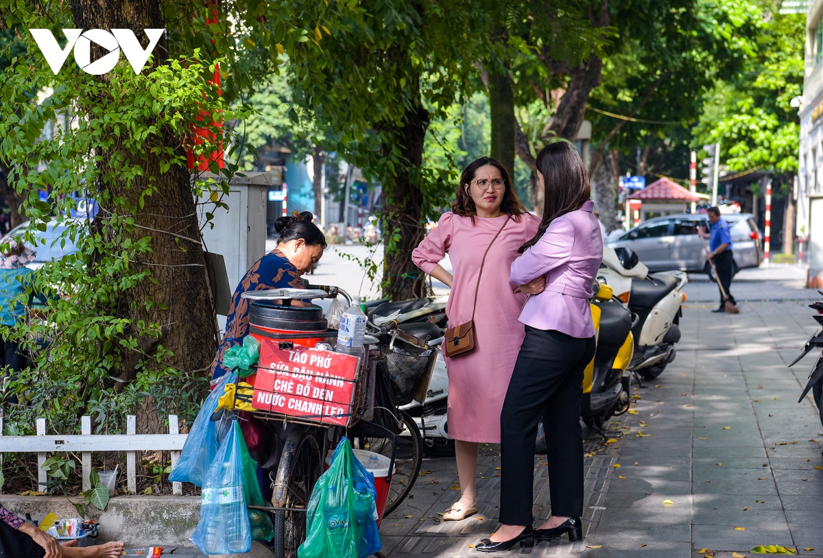 ha noi nang choi chang nhu mua he giua mua Dong hinh anh 5