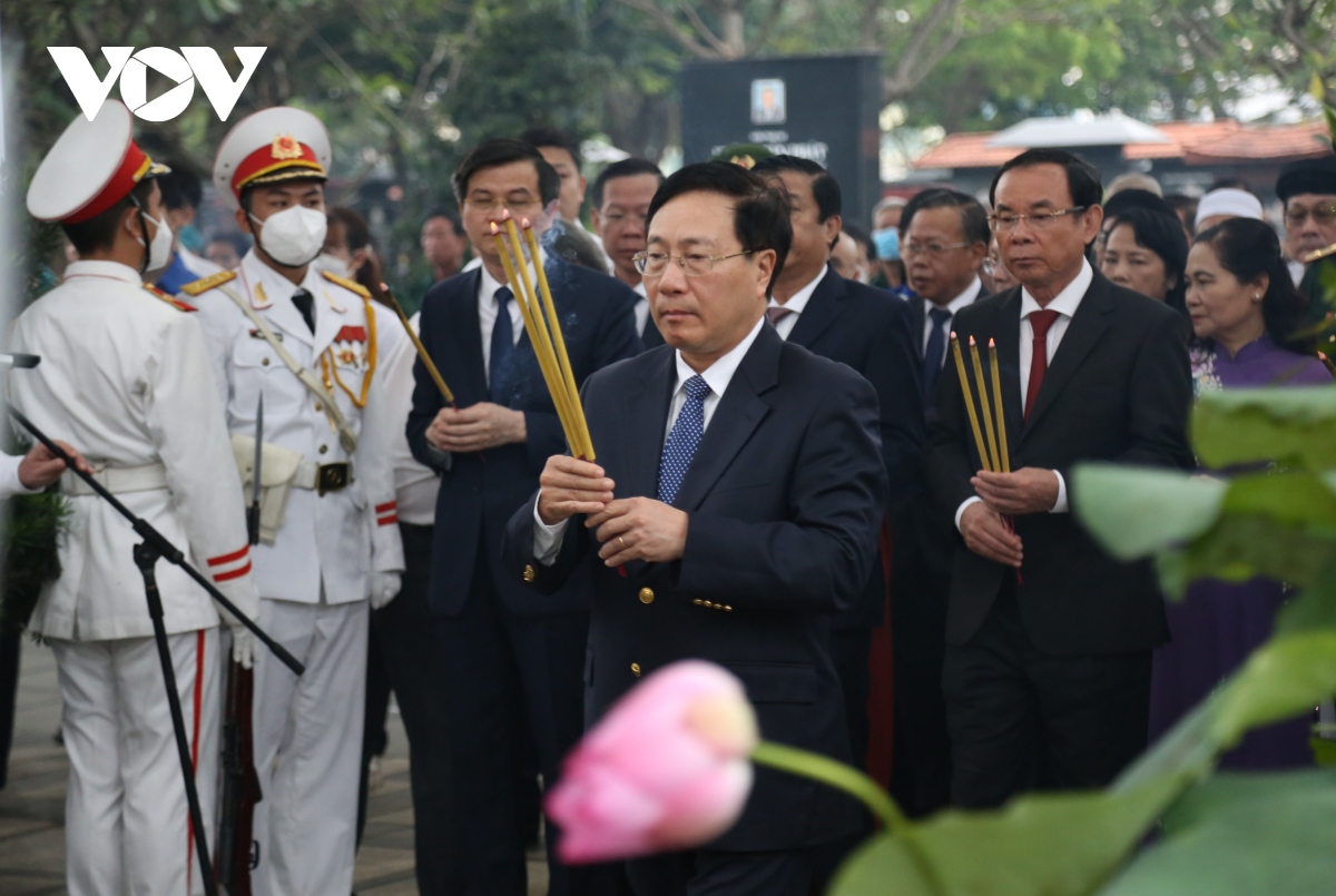 Doan lanh dao Dang, nha nuoc dang huong, dang hoa co thu tuong vo van kiet hinh anh 5