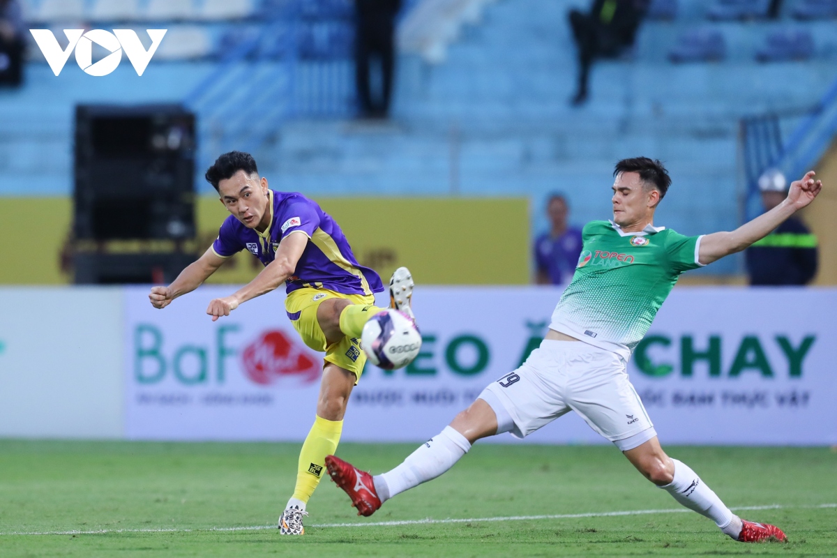 ha guc binh Dinh nho 2 sieu pham, ha noi fc lap hat-trick vo dich cup quoc gia hinh anh 10