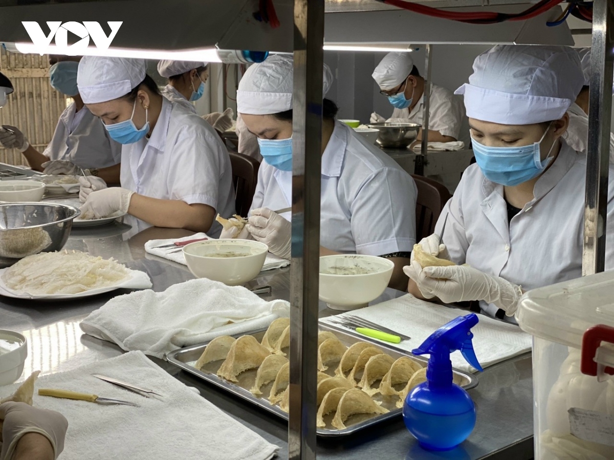 China officially imports sweet potatoes and salangane nests from Vietnam