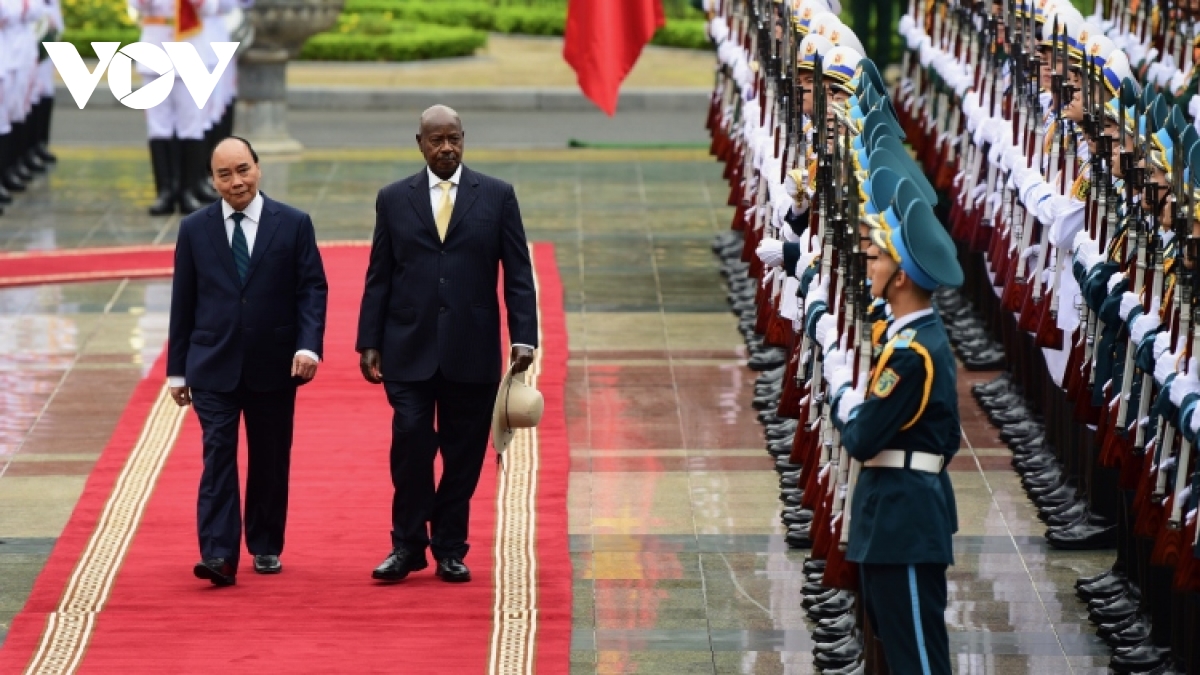 State President hosts welcoming ceremony for Ugandan leader