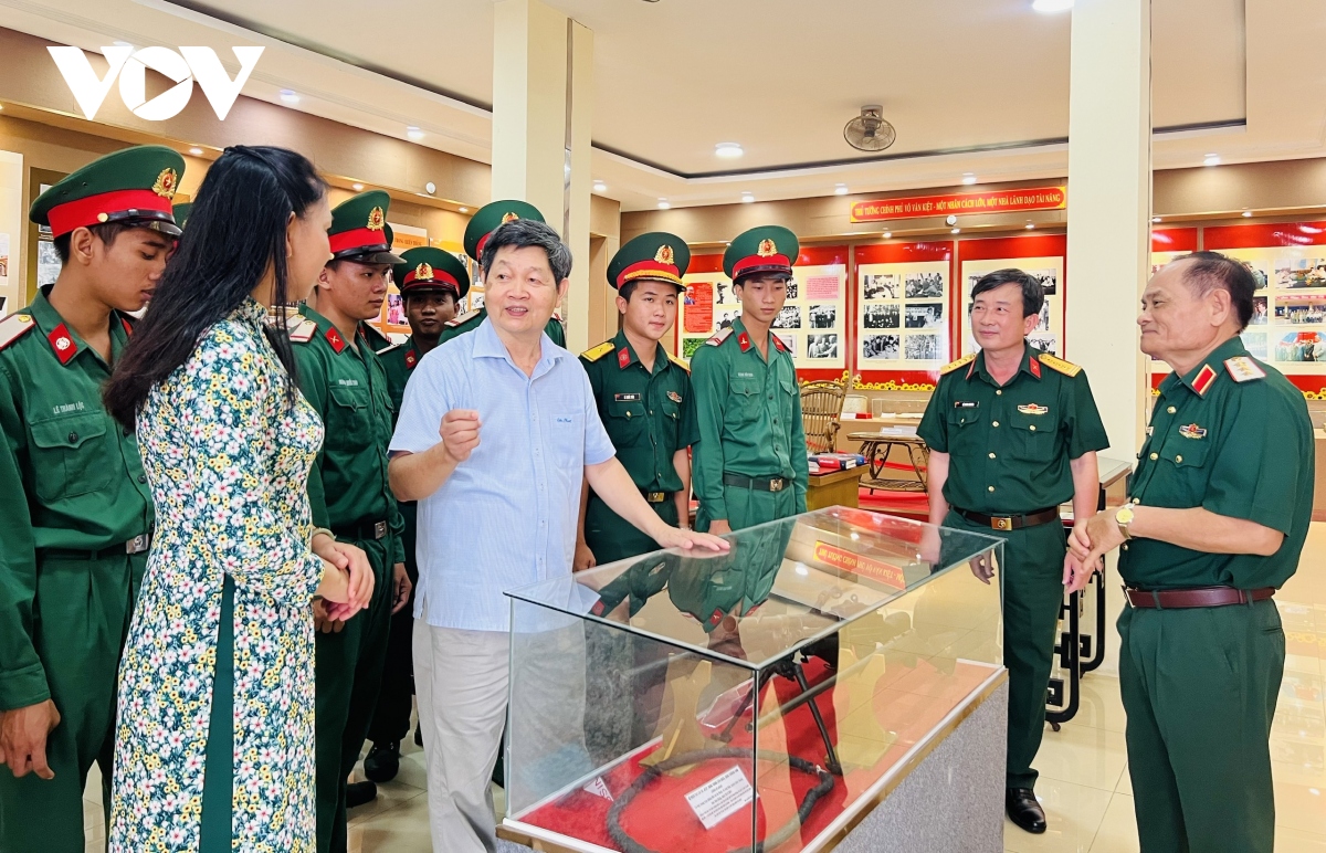 trung bay hon 300 hinh anh, hien vat ve thu tuong vo van kiet va llvt quan khu 9 hinh anh 14 trung bay hon 300 hinh anh, hien vat ve thu tuong vo van kiet va llvt quan khu 9 hinh anh 14