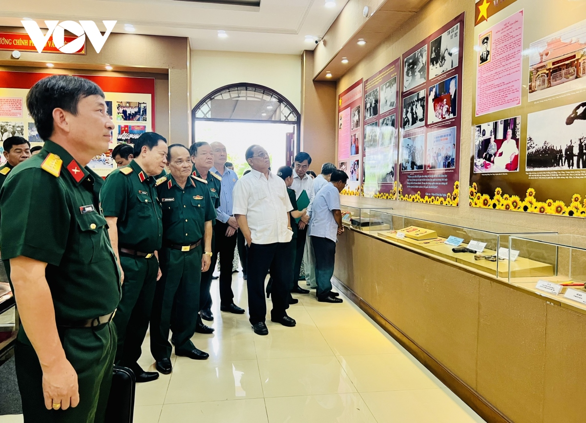 trung bay hon 300 hinh anh, hien vat ve thu tuong vo van kiet va llvt quan khu 9 hinh anh 6 trung bay hon 300 hinh anh, hien vat ve thu tuong vo van kiet va llvt quan khu 9 hinh anh 6
