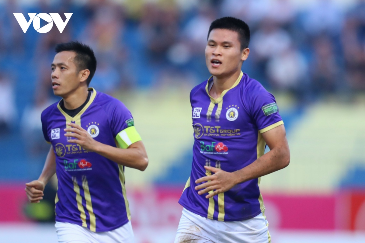 bi thanh hoa cam hoa, ha noi fc chua the cham tay vao chuc vo dich hinh anh 1