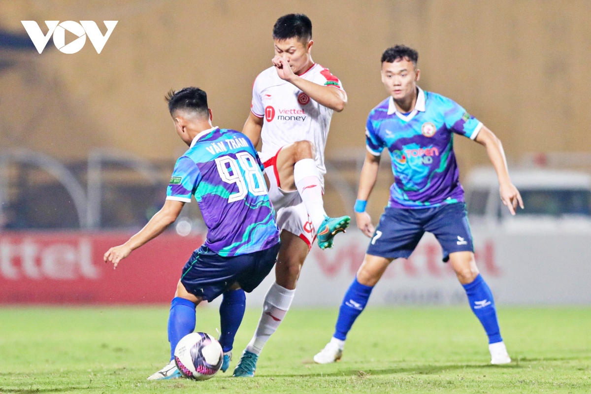 van lam cuu thua xuat sac, binh Dinh hoa viettel fc tai hang Day hinh anh 17