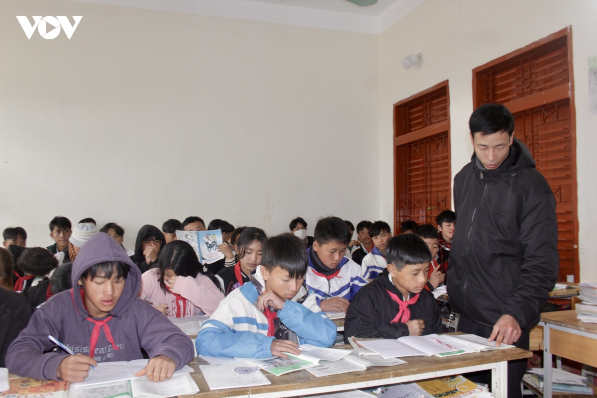 thay tro vung cao chu dong chong choi gia ret hinh anh 1
