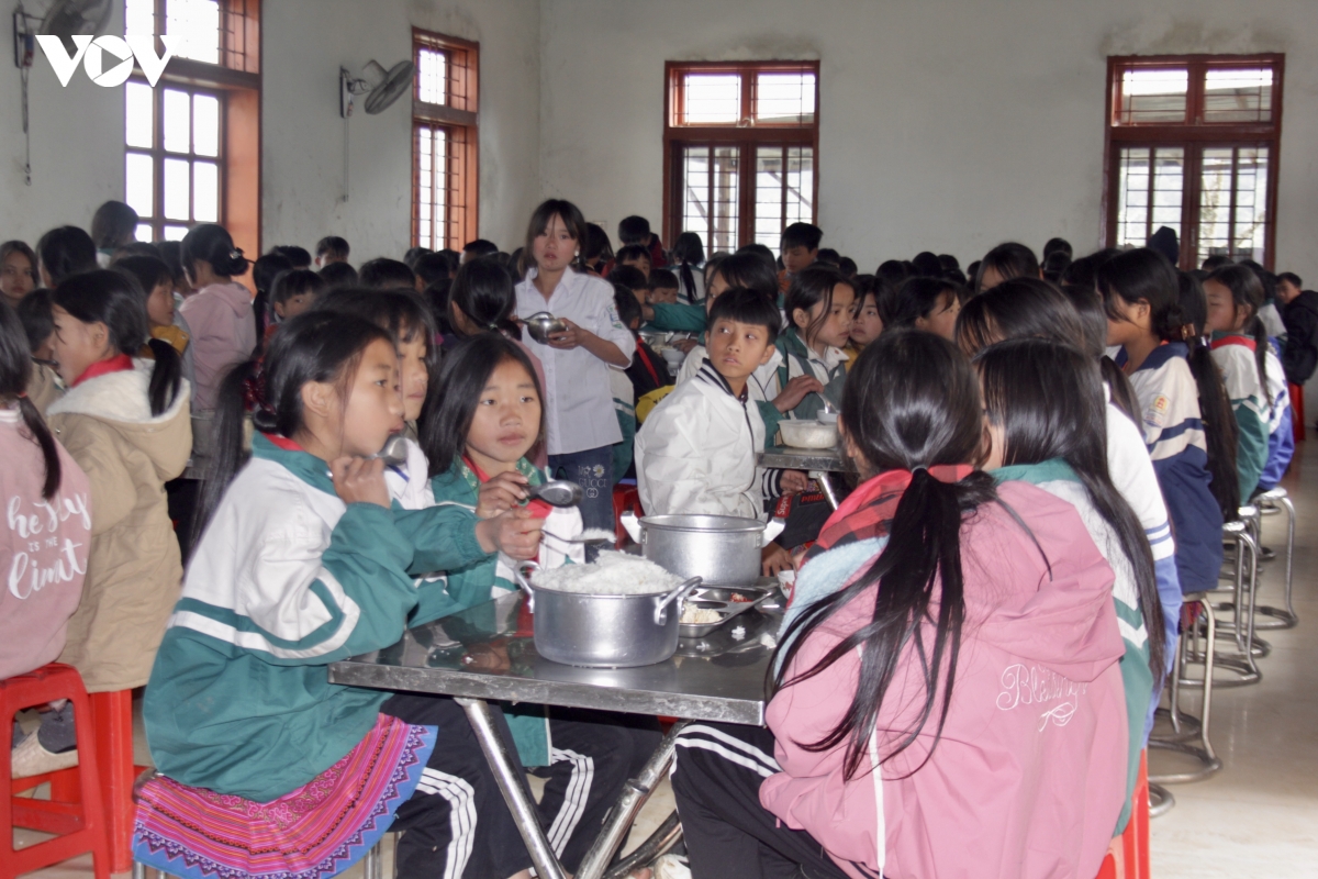 thay tro vung cao chu dong chong choi gia ret hinh anh 3