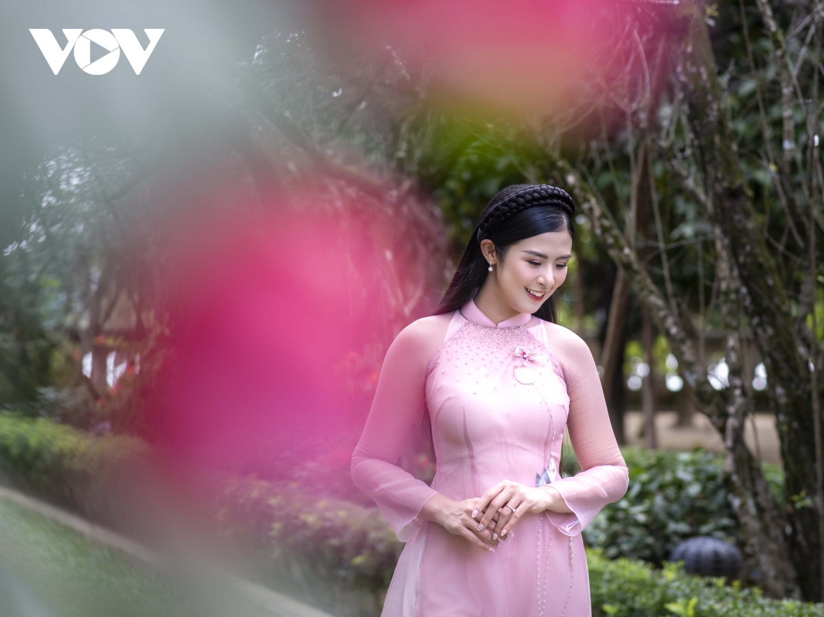 ngam bst ao dai thanh xuan cua hoa hau ngoc han hinh anh 14