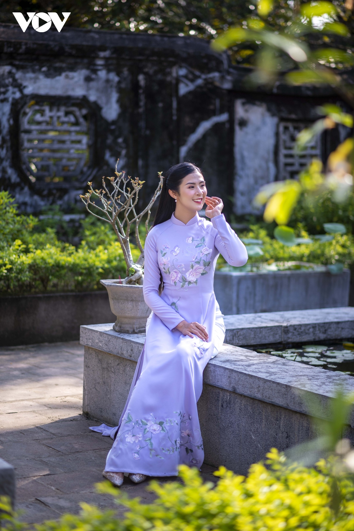 ngam bst ao dai thanh xuan cua hoa hau ngoc han hinh anh 7