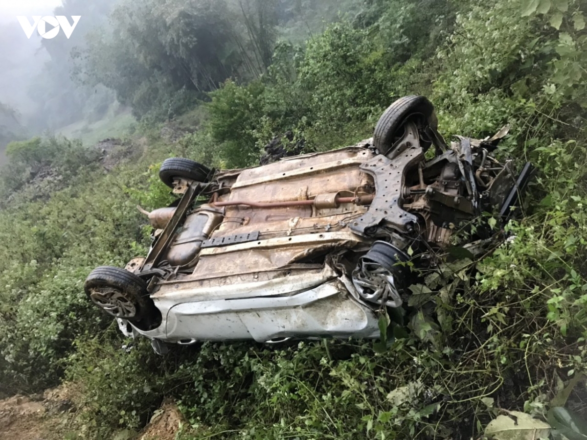 O to lao xuong vuc luc rang sang, 3 nguoi bi thuong hinh anh 2